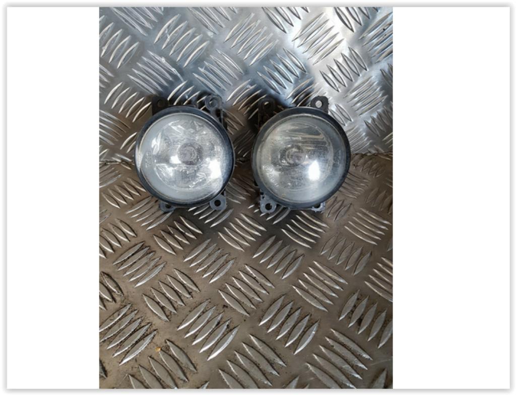 2Phare antibrouillard avant droit / gauche - PEUGEOT 607 - R, Autos : Pièces & Accessoires, Enlèvement, Utilisé, Peugeot