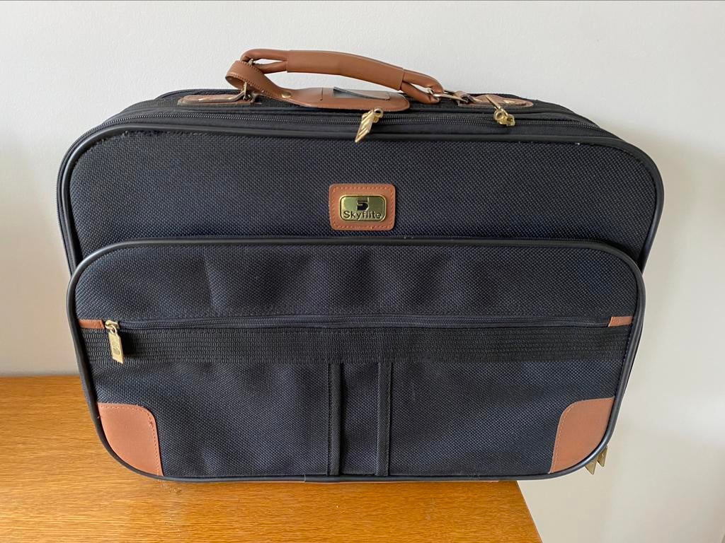 Klein valiesje 35x50 cm perfecte staat, Handtassen en Accessoires, Koffers, Ophalen, Zo goed als nieuw