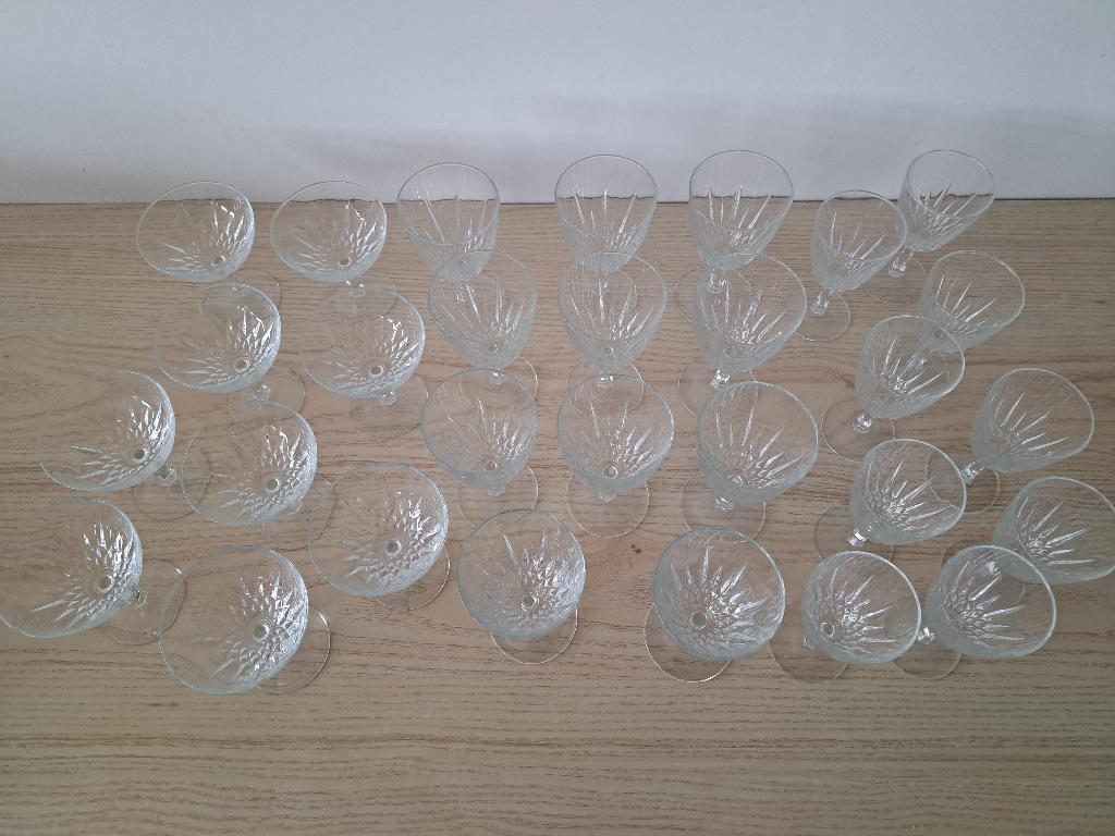 Set geslepen glazen, Ophalen