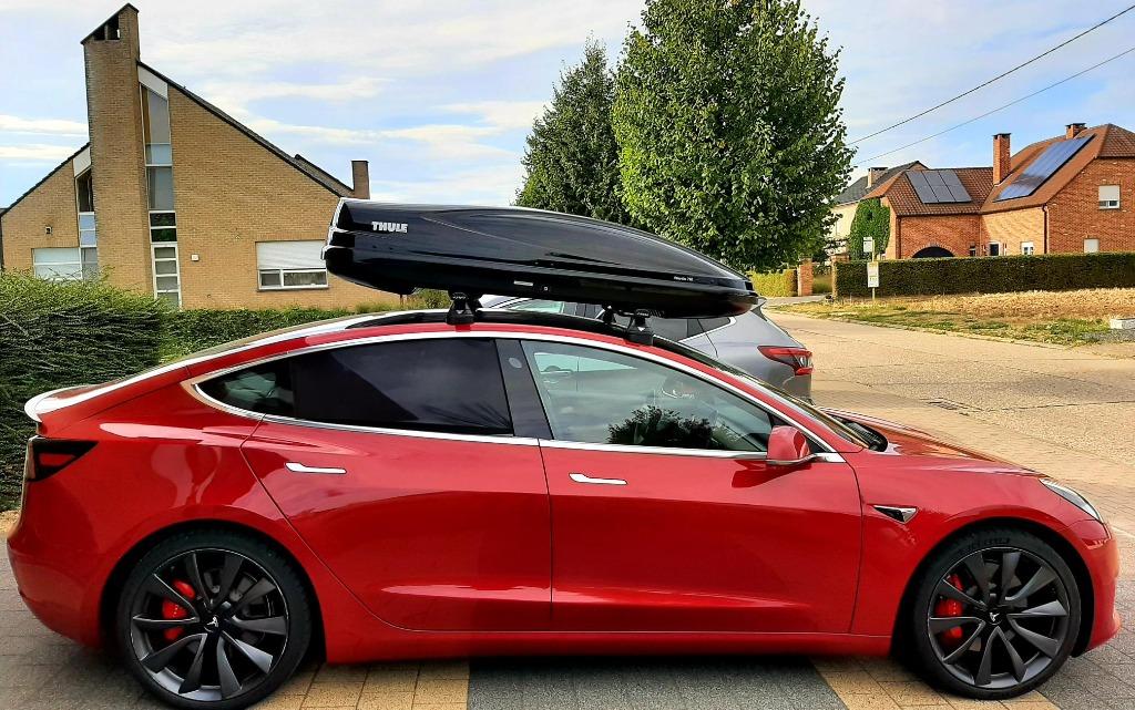 Verhuur dakkoffer en dakdragers voor Tesla Model 3 & Model Y, Ophalen, Zo goed als nieuw