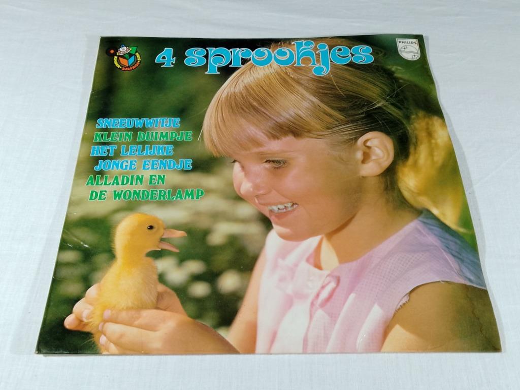 LP - 4 Sprookjes - Sneeuwwitje - Klein Duimpje - Het Lelijke, Ophalen of Verzenden, Gebruikt, Verhaal of Sprookje, 6 tot 9 jaar