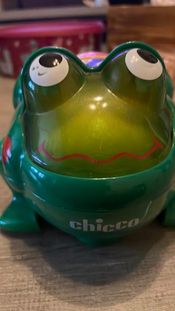 Chicco kikker speelgoed met batterijen, Ophalen, Zo goed als nieuw, Kunststof