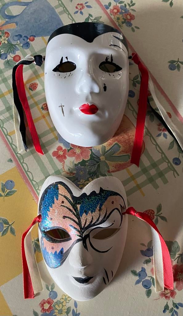 Masques deco, Enlèvement