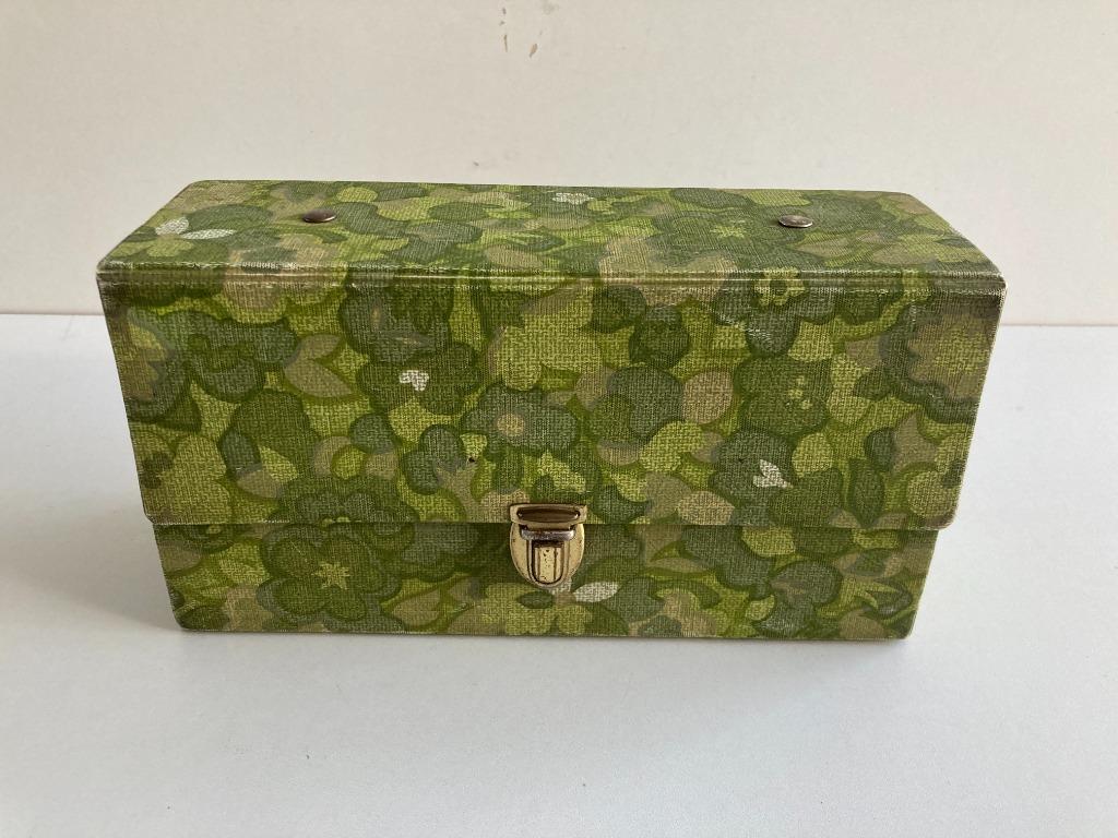 Boite de rangement/étui vintage pour cassettes à musique des, Enlèvement ou Envoi, Utilisé, Accessoires, Avec boîte de rangement, étagère ou coffret