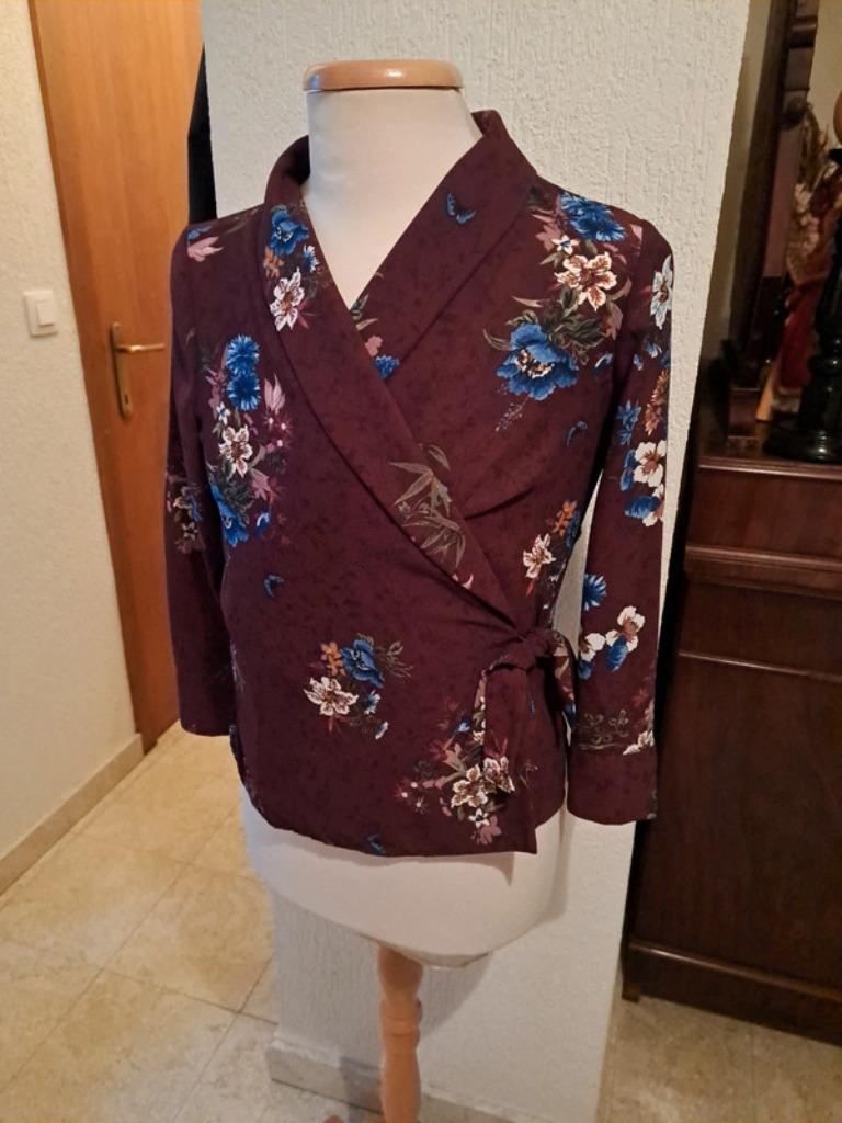 Zara bordeaux wikkelblouse Small, Kleding | Dames, Zara, Ophalen of Verzenden, Zo goed als nieuw, Maat 36 (S)