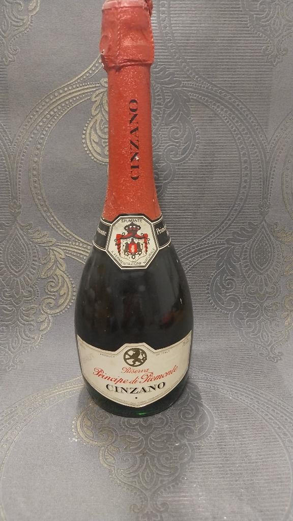 Volle fles Cinzano, Verzamelen, Ophalen of Verzenden, Gebruikt, Overige typen, Vol