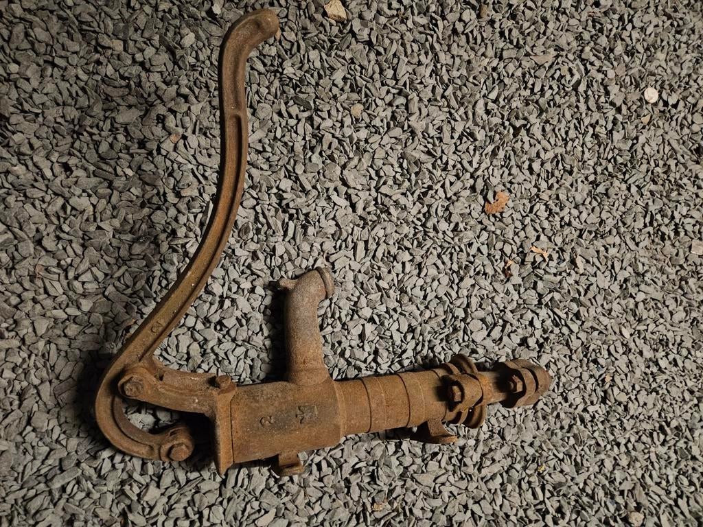 Ancienne pompe à eau, Enlèvement ou Envoi, Comme neuf