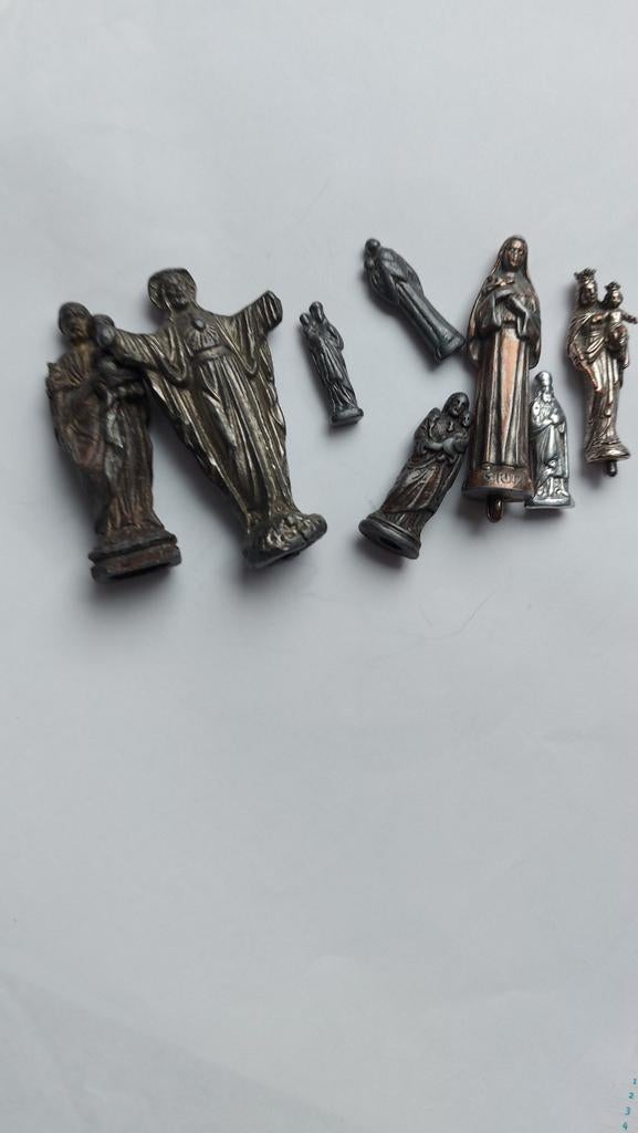 10 kleine beeldjes, Ophalen