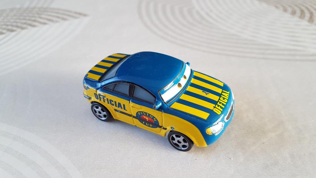 Disney Pixar Cars " Race Official Tom3 " auto, Kinderen en Baby's, Speelgoed |Speelgoedvoertuigen, Ophalen of Verzenden, Gebruikt
