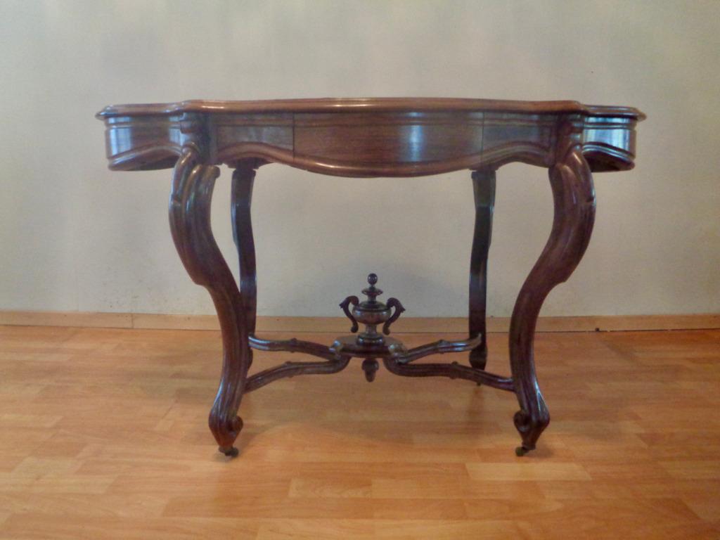 Table ovale anglaise, Enlèvement