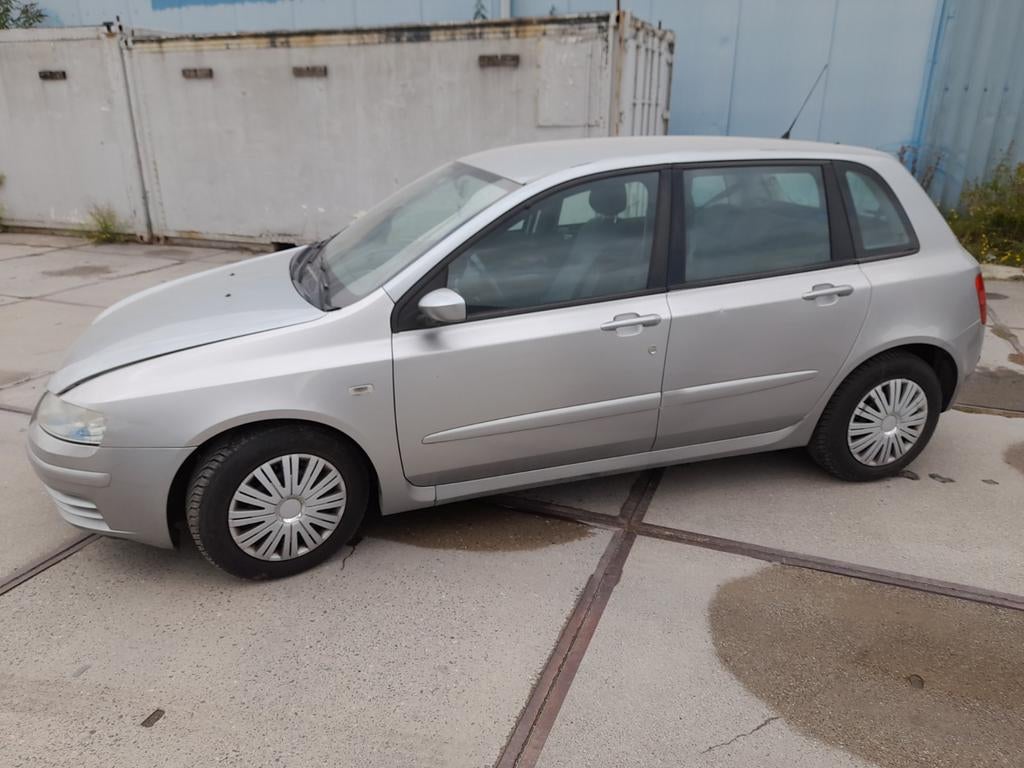 Onderdelen FIAT STILO 1600 16V benzine //5060 AUVELAIS, Ophalen, Gebruikt, Fiat, Motorkap