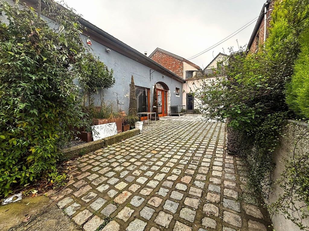 À vendre ravissant commerce à Soignies