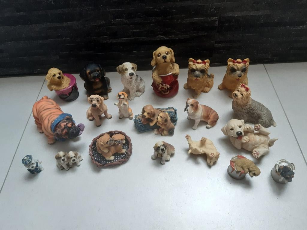 Lot de 20 figurines de chiens, Collections, Enlèvement, Comme neuf, Chien ou Chat, Statue ou Figurine