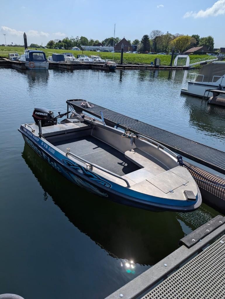 Roofvis boot: Tinn Silver 450, Watersport en Boten, Ophalen, Zo goed als nieuw, Complete set