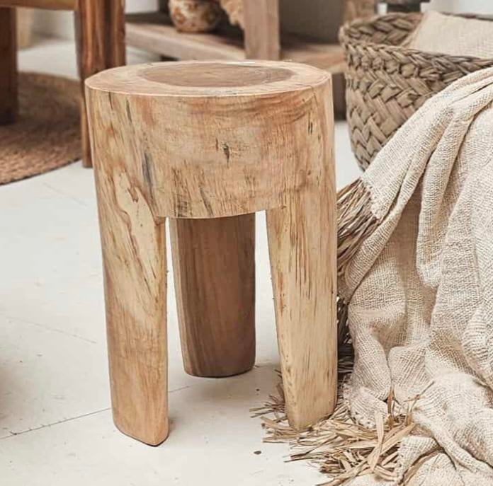 Massief houten krukje, Huis en Inrichting, Krukjes, Zo goed als nieuw, Ophalen