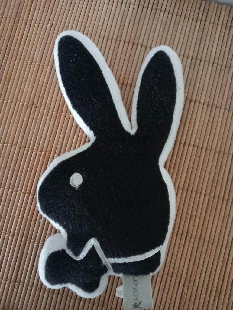 Lapin noir Playboy original 2004, Enlèvement ou Envoi