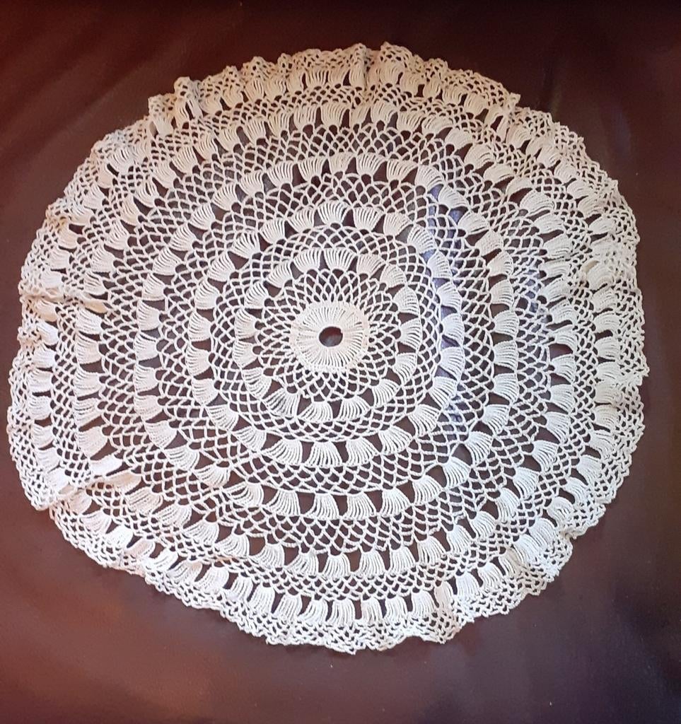 Grand napperon rond crochet main 55cm, Antiquités & Art, Enlèvement ou Envoi