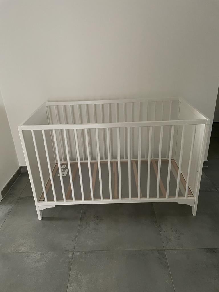 Babybed 60x120, Kinderen en Baby's, Babywiegjes en Ledikanten, Ophalen, Zo goed als nieuw