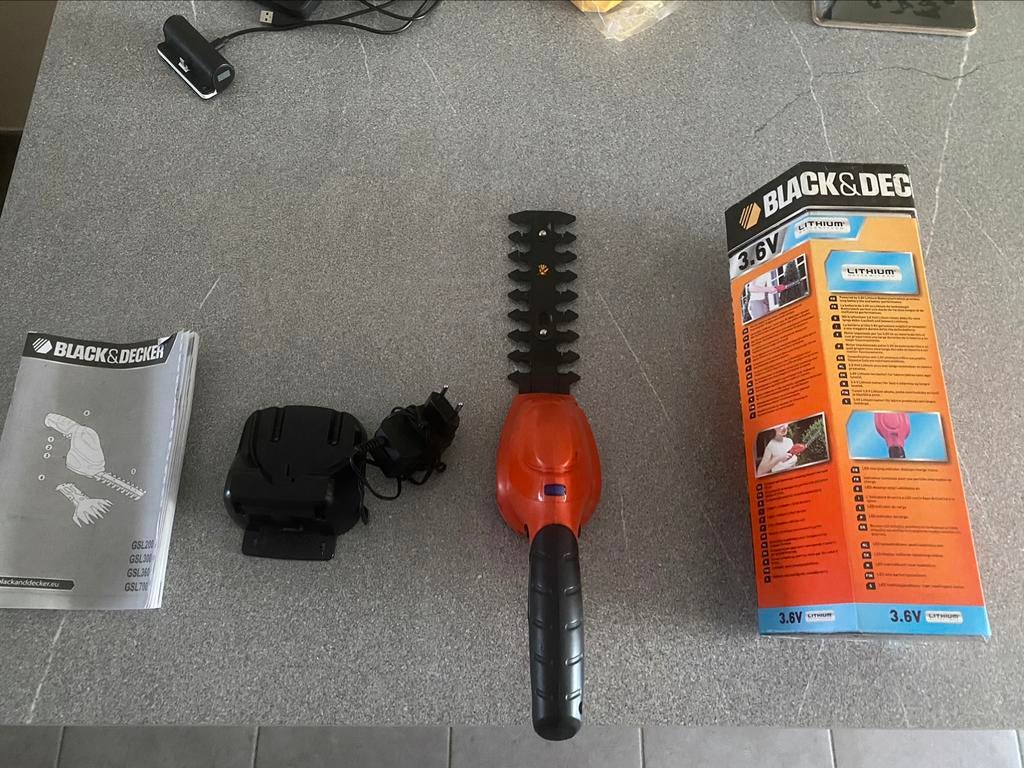 Taille haie black & Decker comme neuf, Ophalen, Zo goed als nieuw