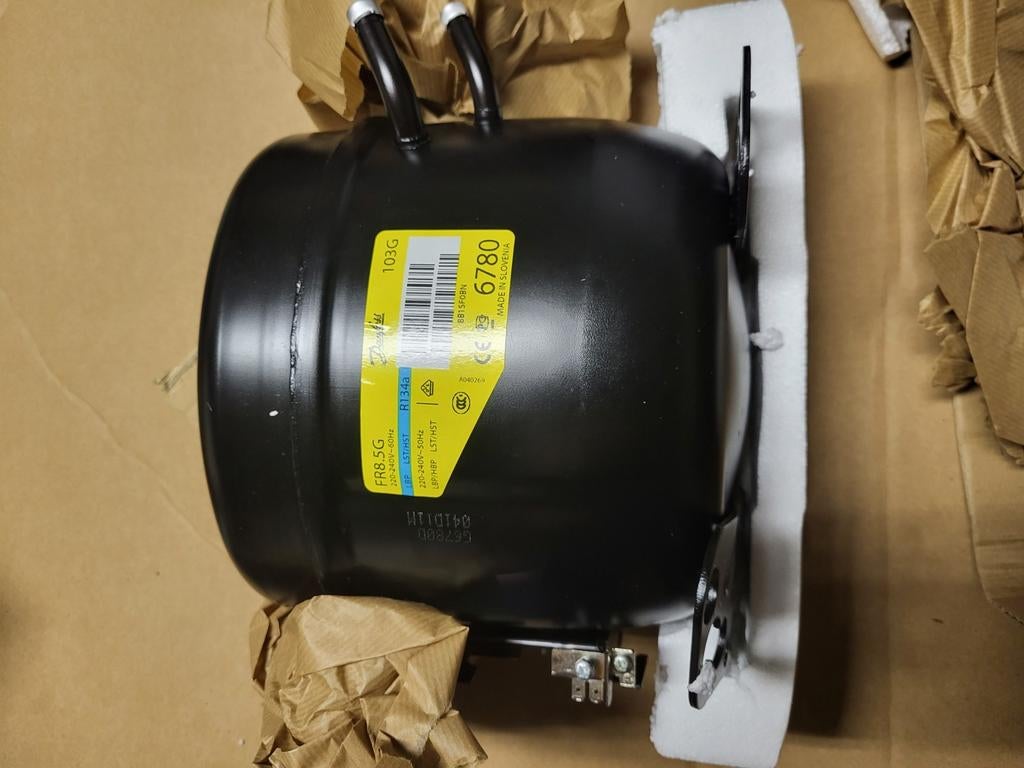 Compresseur de réfrigérateur Danfoss Motor Secoop FR8 5GGas, Envoi
