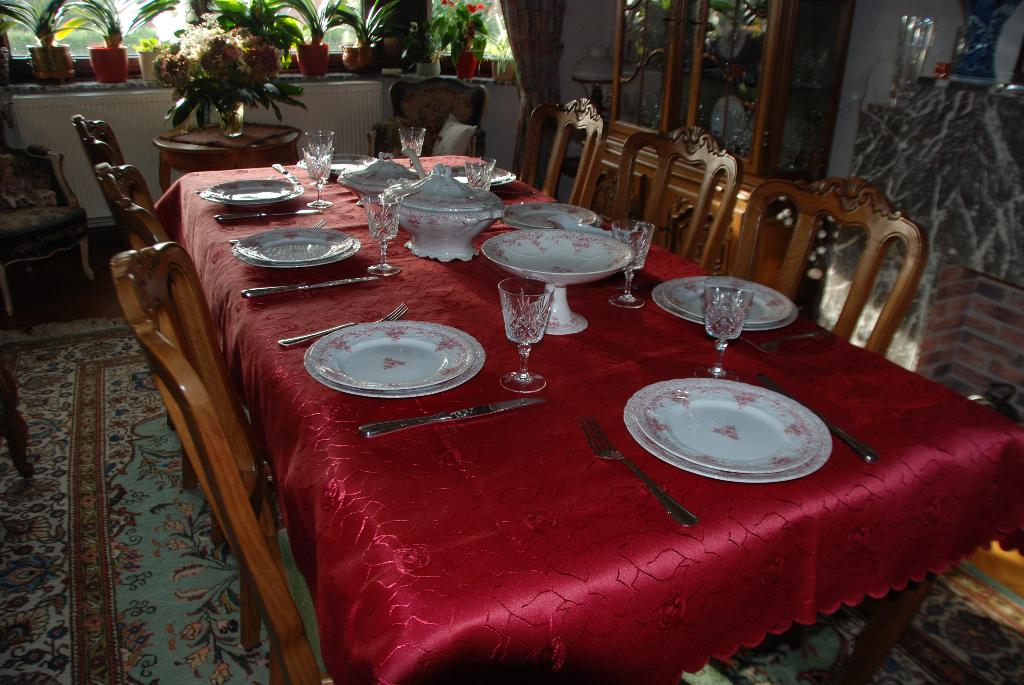 Antieke „Clementson Bros” dinerset gemaakt in Engeland(1900), Ophalen