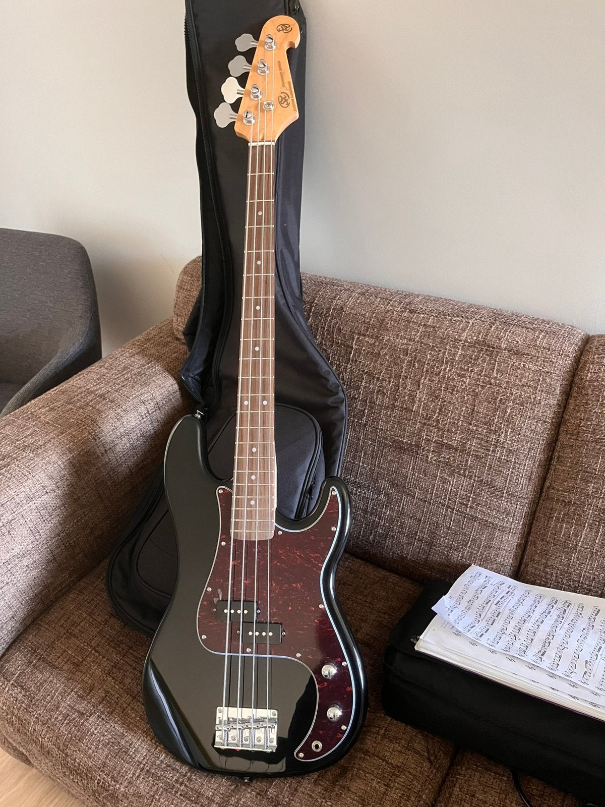 Basgitaar, Ophalen, Zo goed als nieuw