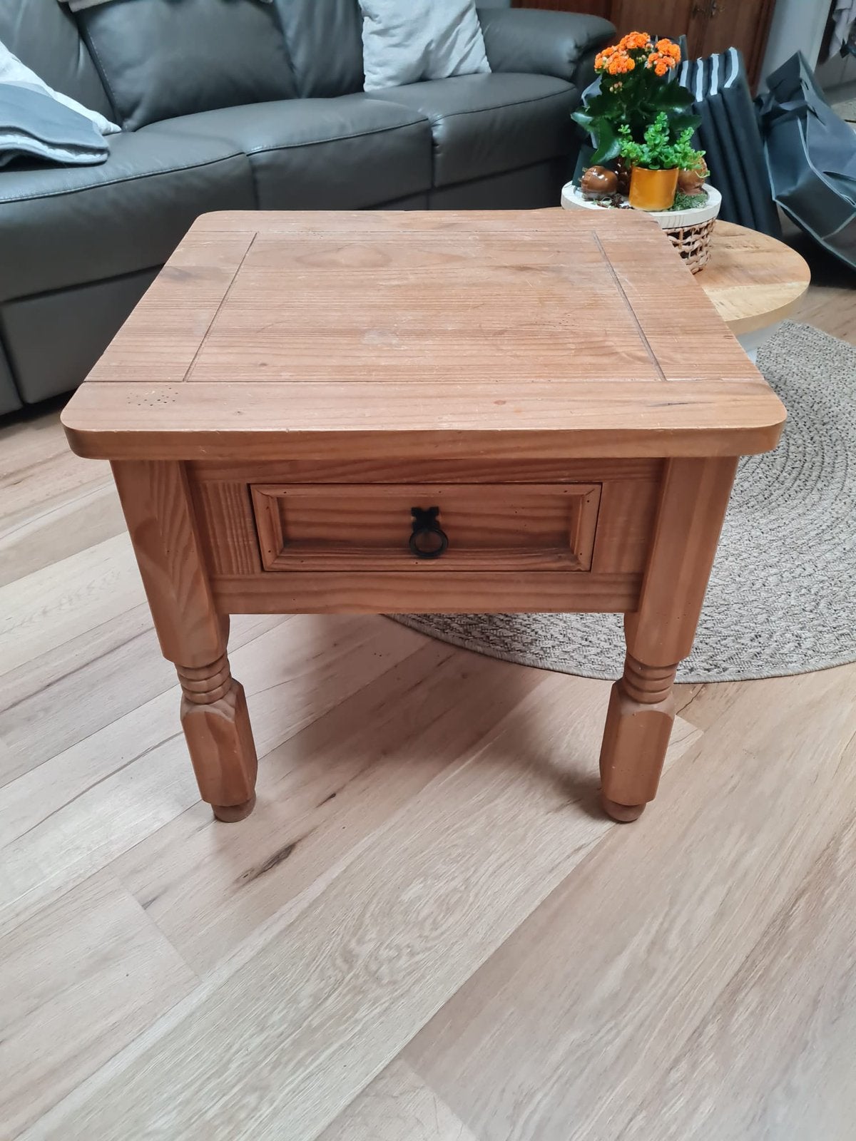 Bijzettafel of salontafel, Huis en Inrichting, Ophalen, Zo goed als nieuw, Vierkant, Overige houtsoorten