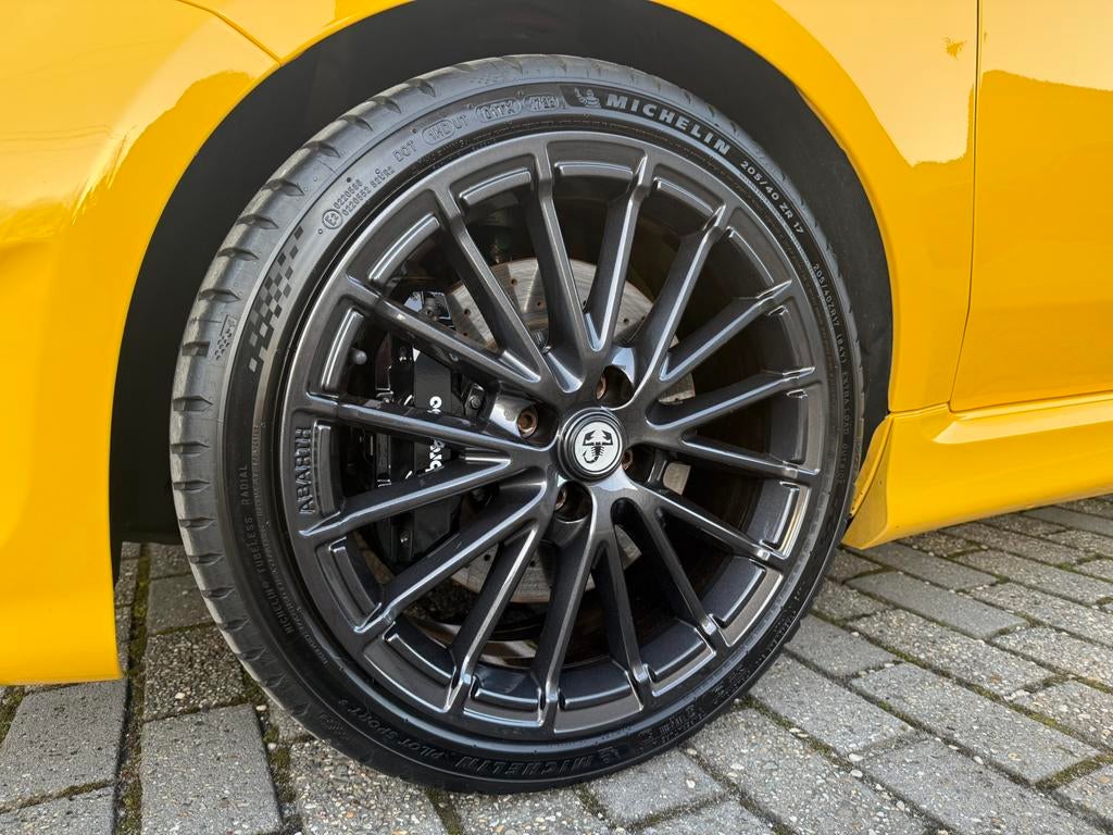 Abarth 595C Competizione 180PK CABRIO/SABELT/BREMBO/MONZA/.., Auto's, Voorwielaandrijving, 4 zetels, 4 cilinders, Cabriolet