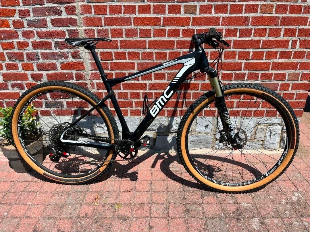 VTT Carbone BMC Teamelite 01 (Taille M) – Haut de Gamme, VTT semi-rigide, Enlèvement, Comme neuf, Frein à disque