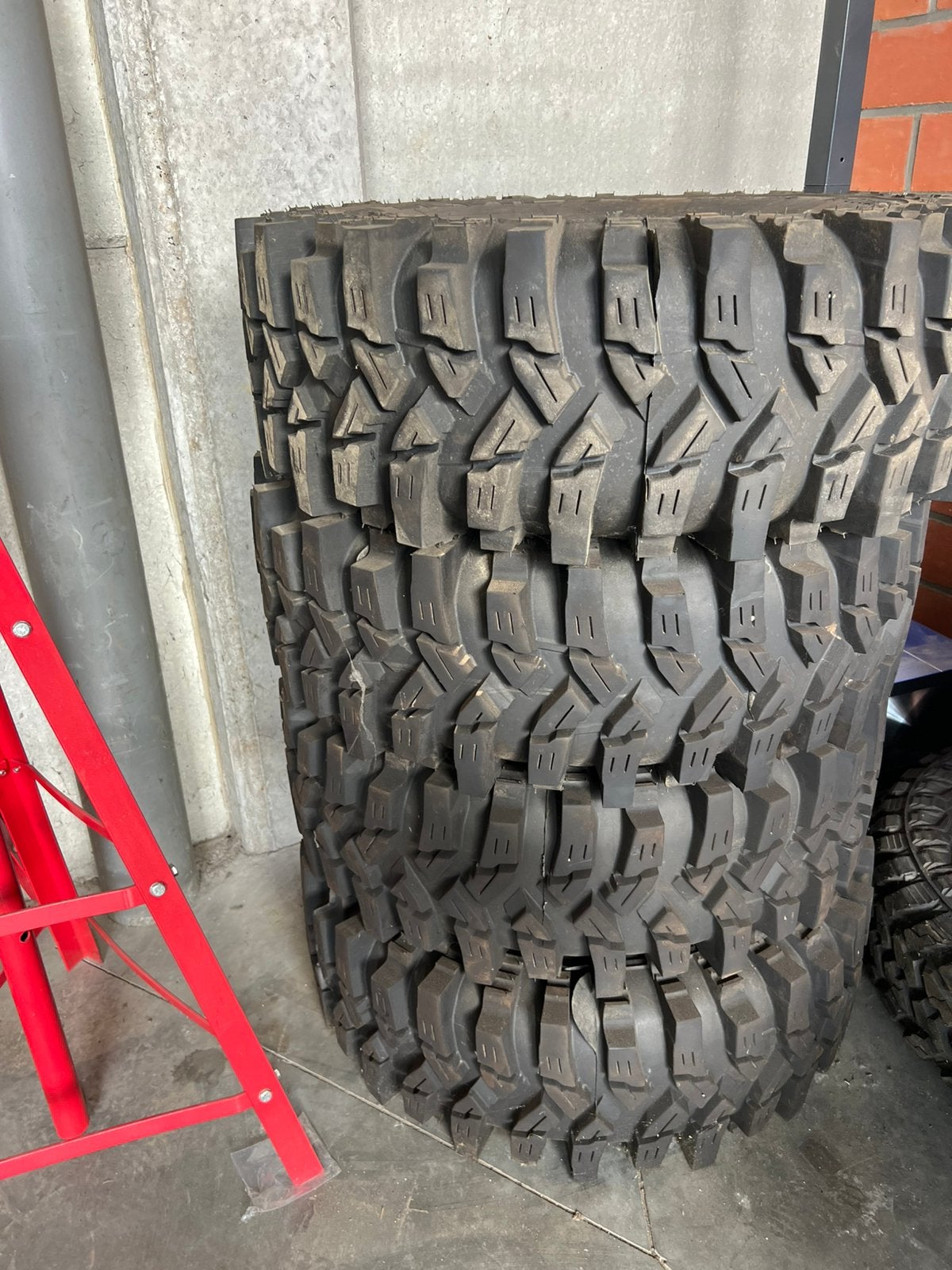 Defender Off-Road banden, Ophalen, 16 inch, Nieuw, Band(en)