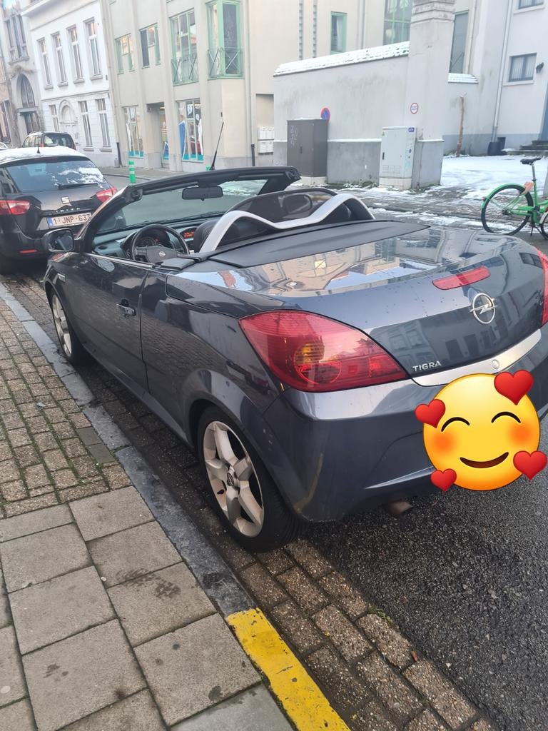 Opel tigra 1.4 benzine euro4, Auto's, Voorwielaandrijving, Cabriolet, Leder en Stof, Handgeschakeld