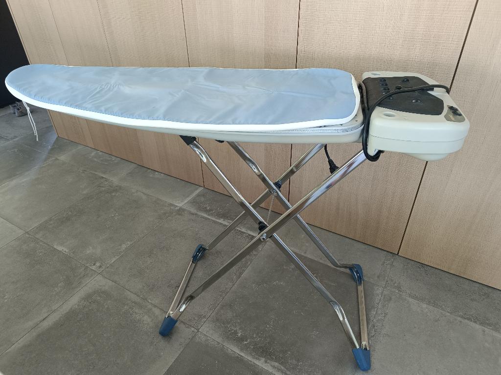 Strijkplank met afzuiging/ventilatie, Ophalen, Zo goed als nieuw