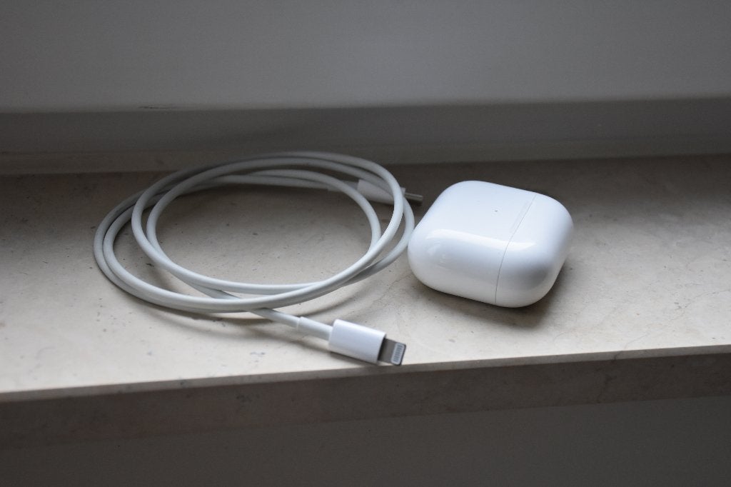 Écouteurs sans fil Airpods, Télécoms, Utilisé, Blanc, Intra-auriculaires (Earbuds), Bluetooth
