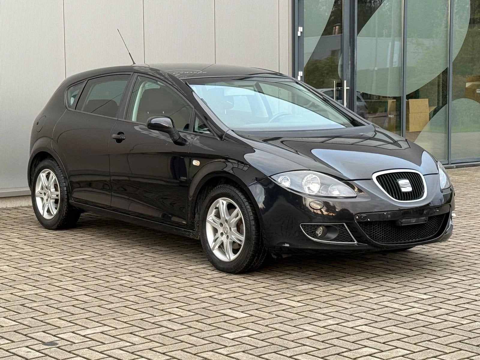 SEAT LEON ESSENCE /79838KM/CONTRÔLÉ/LEZ OK, Autos, 75 kW, Achat, 1280 kg, Entreprise