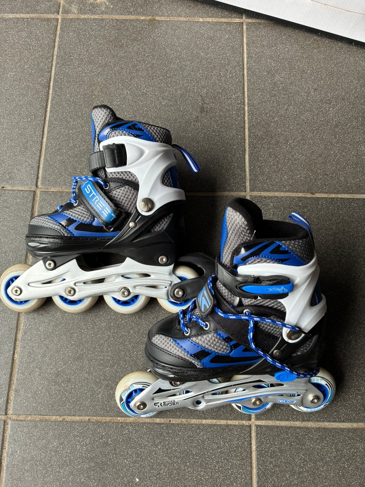Rollerblades maat 31 - 34 (verstelbaar), Ophalen, Verstelbaar, Zo goed als nieuw
