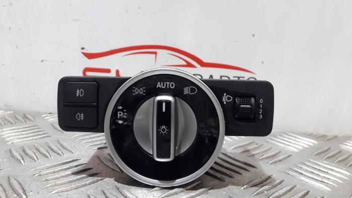Commutateur lumière d'un Mercedes C-Klasse, Autos : Pièces & Accessoires, Tableau de bord & Interrupteurs, Mercedes-Benz, Utilisé