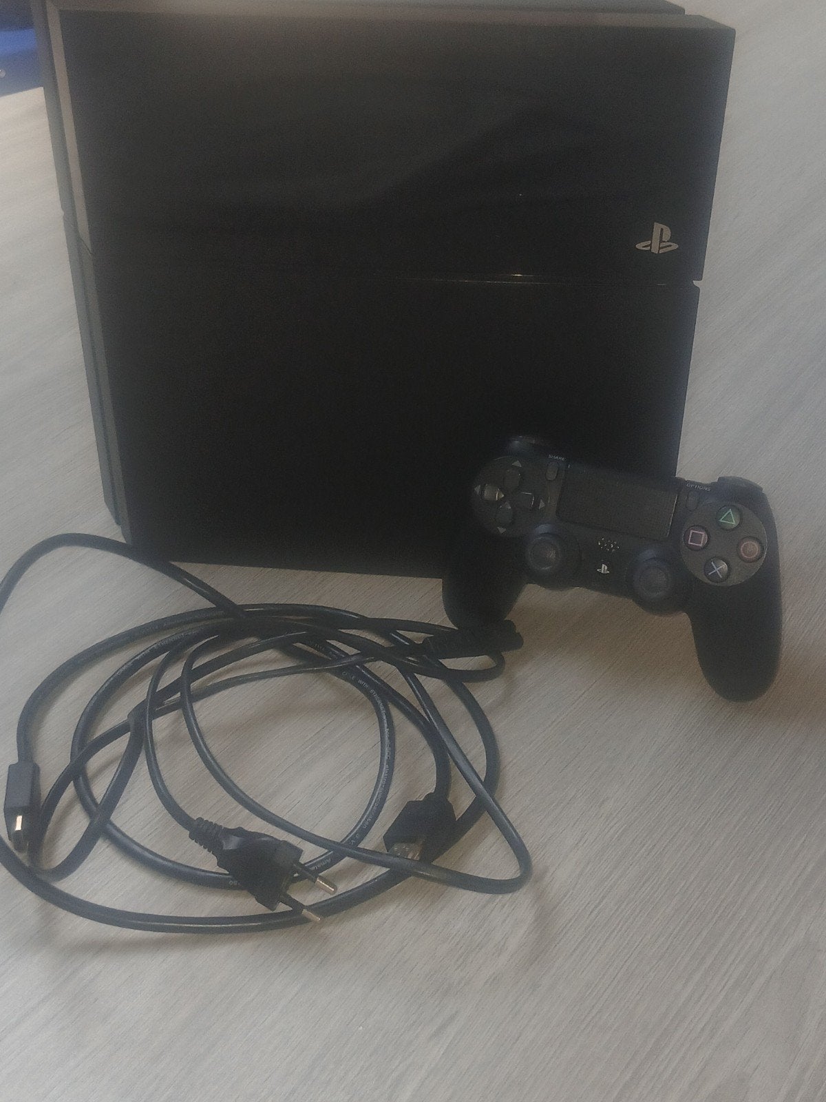 Ps4 te koop ik weet niet wat er aan is heb hem gekreege, Games en Spelcomputers, Spelcomputers | Sony PlayStation 3, Ophalen