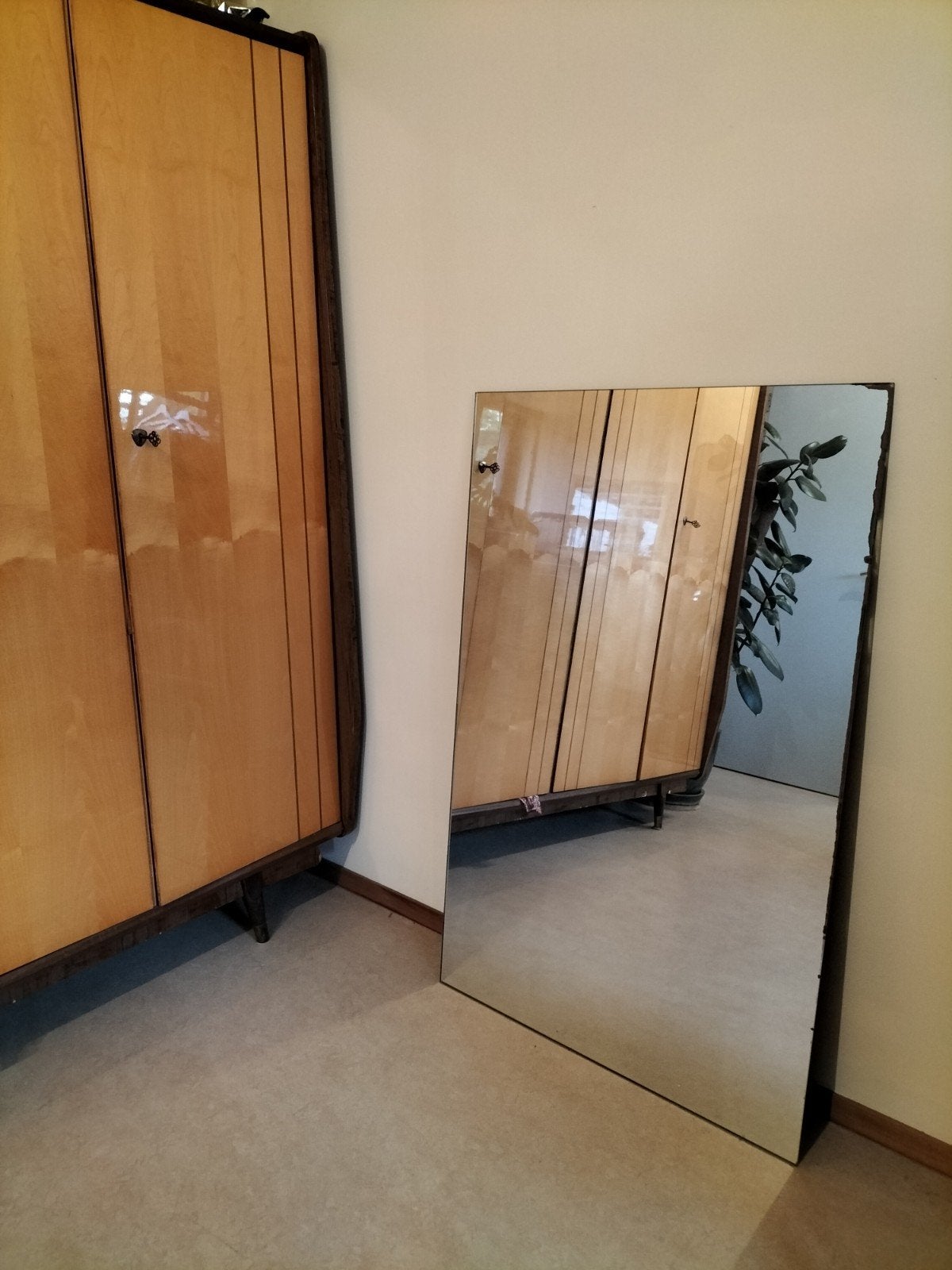 Grand miroir, Enlèvement