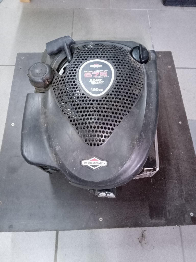 Moteur de tondeuse Briggs&Stratton 190cc, Doe-het-zelf en Bouw, Ophalen, Gebruikt, Benzinemotor, 1400 tot 1800 rpm