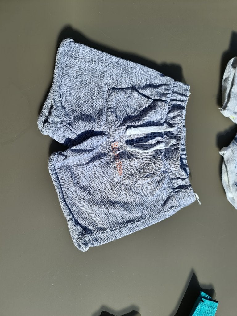grijze korte broek, Baby Club, 92, Enfants & Bébés, Vêtements enfant | Taille 92, Enlèvement, Comme neuf, Pantalon