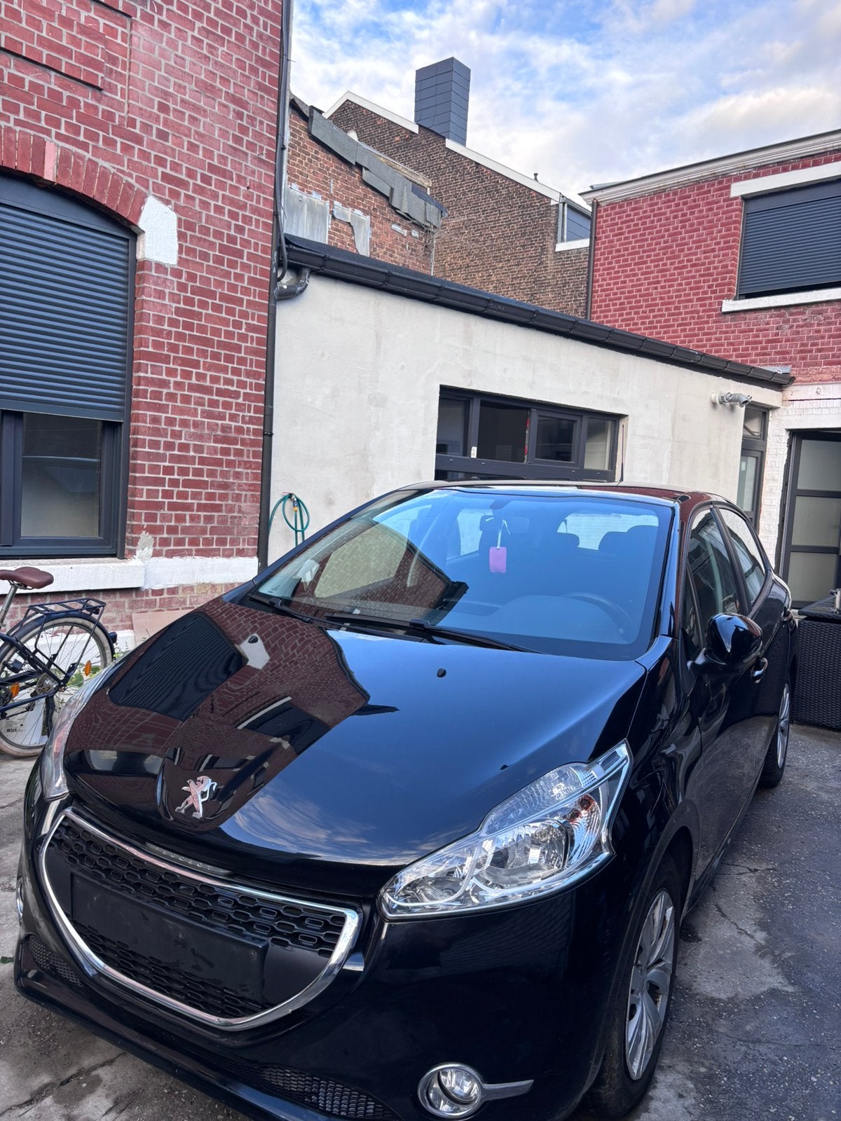 Peugeot 208 te koop - Goede algemene staat, Euro 5, Stof, Zwart, Zwart