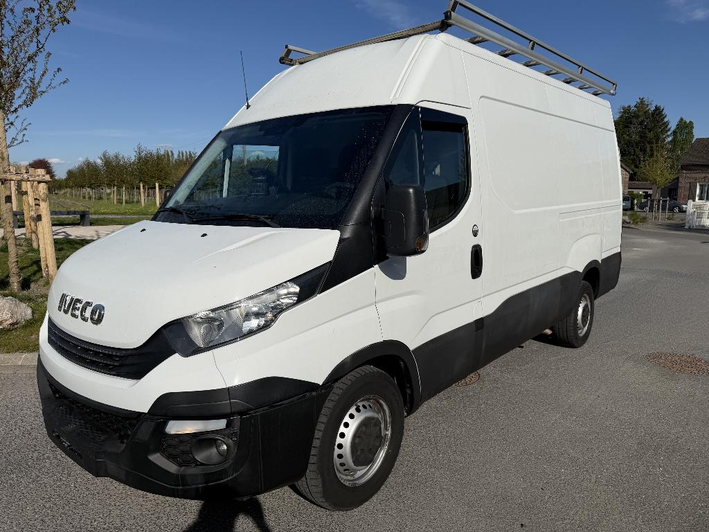 Iveco  Daily 2.3 turbo boîte automatique-galerie de toit, Auto's, Bestelwagens en Lichte vracht, 2287 cc, Iveco, Wit, Bedrijf