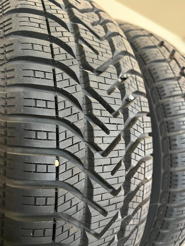 Pirelli winterbanden 175/65 R14 met velgen, Autos : Pièces & Accessoires, Pneus & Jantes, 14 pouces, Pneus hiver, Véhicule de tourisme