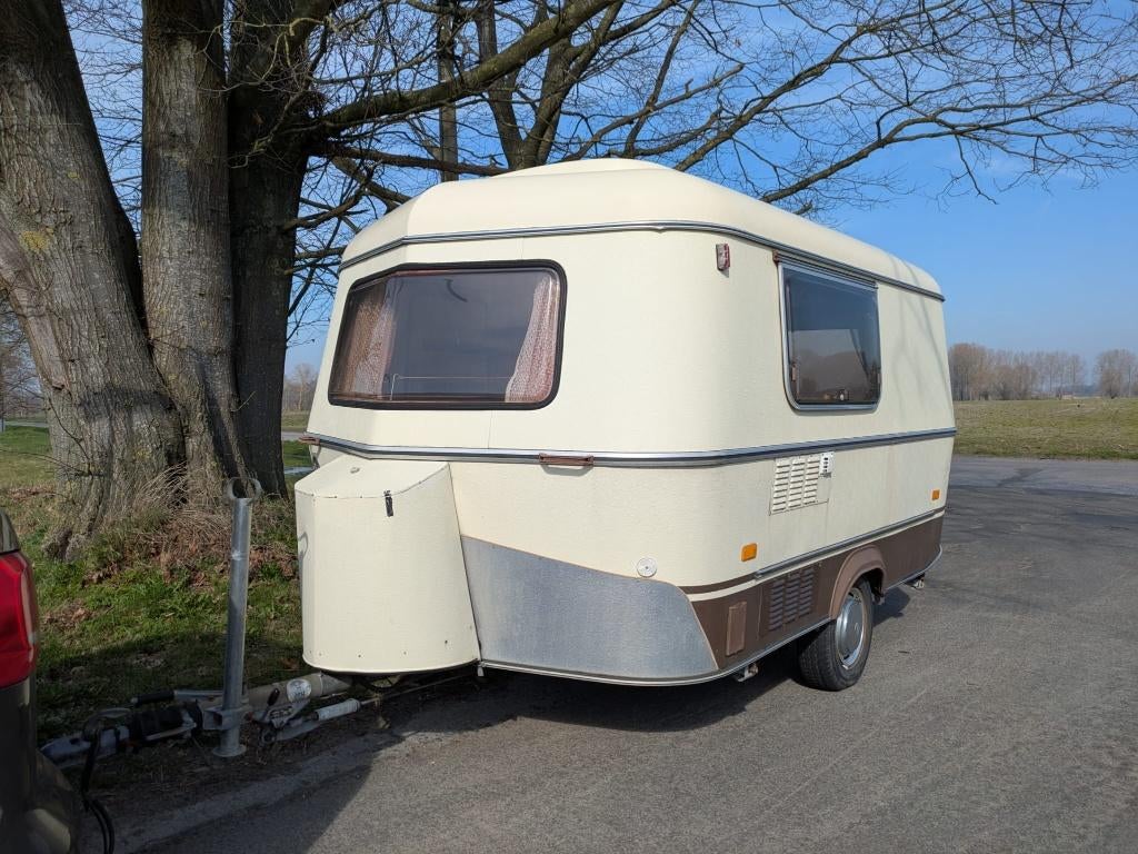 Eriba Pan Familia caravan '81, Caravans en Kamperen, Caravans, Particulier, tot en met 3, 500 - 750 kg, Treinzit, Eriba, 2 aparte bedden