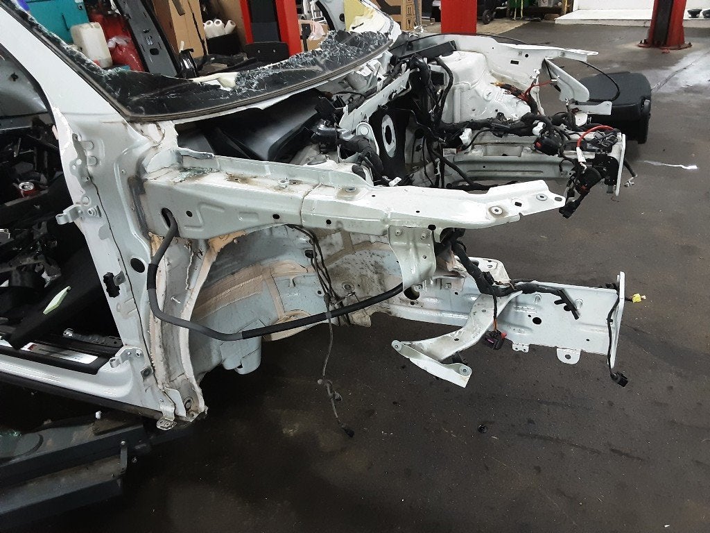 PARE BOUE AVANT DROIT Audi Q3 (F3B) (01-2018/06-2021), Auto-Union-Straße  1,
85057  Ingolstadt, DE, Garde-boue, Info@audi.de, Audi
