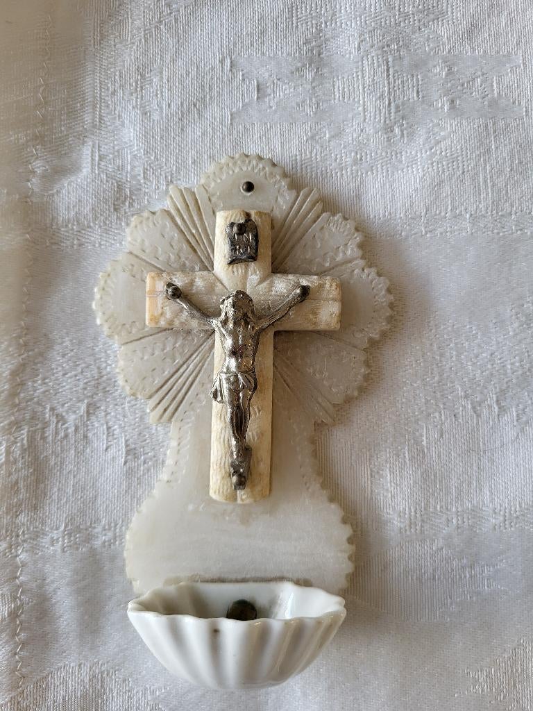 Marmeren vintage wijwater bakje, Antiek en Kunst, Antiek | Religieuze voorwerpen, Ophalen of Verzenden