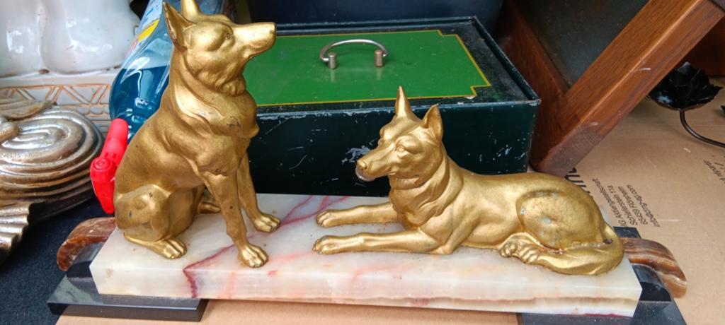Belle statue sur un socle en marbre, Maison & Meubles, Enlèvement