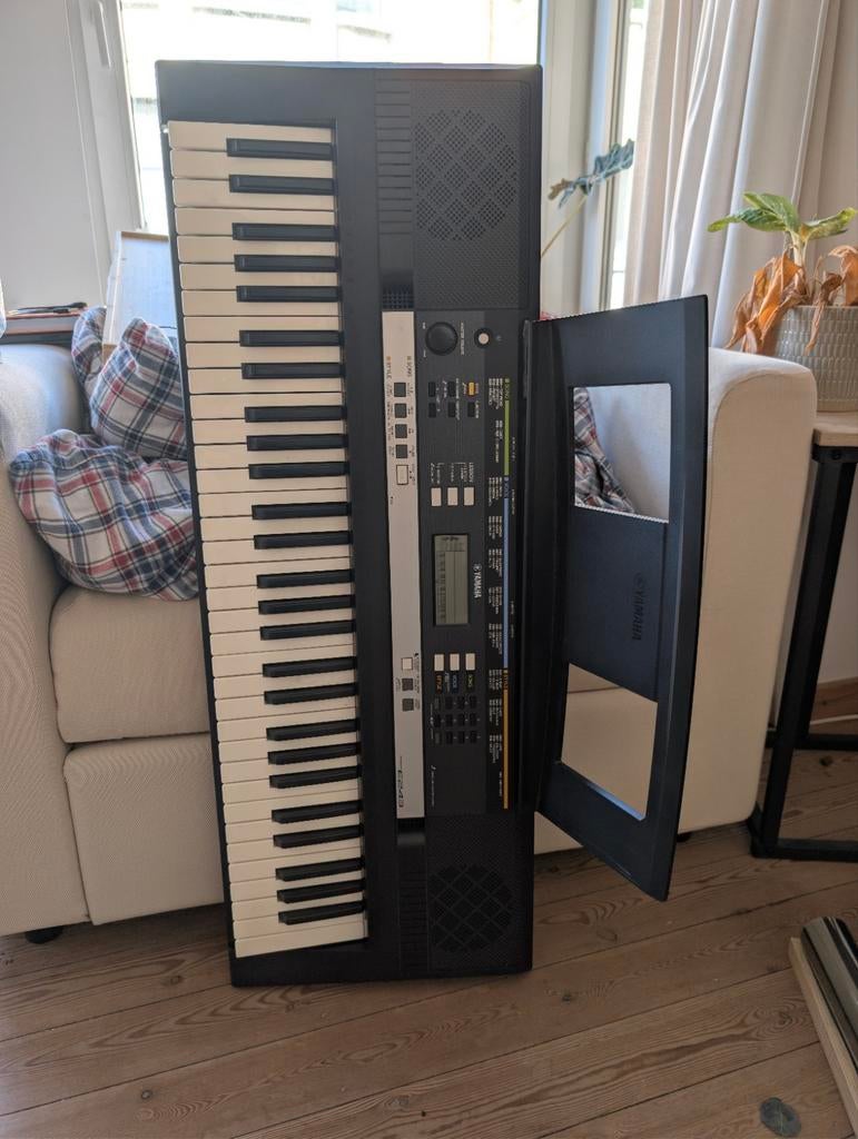 Yamaha E243 keyboard, Muziek en Instrumenten, Keyboards, Ophalen, Yamaha