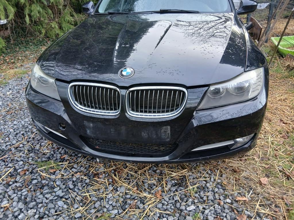 Bmw série 318d e90 lci berline pièces détachées uniquement, BMW