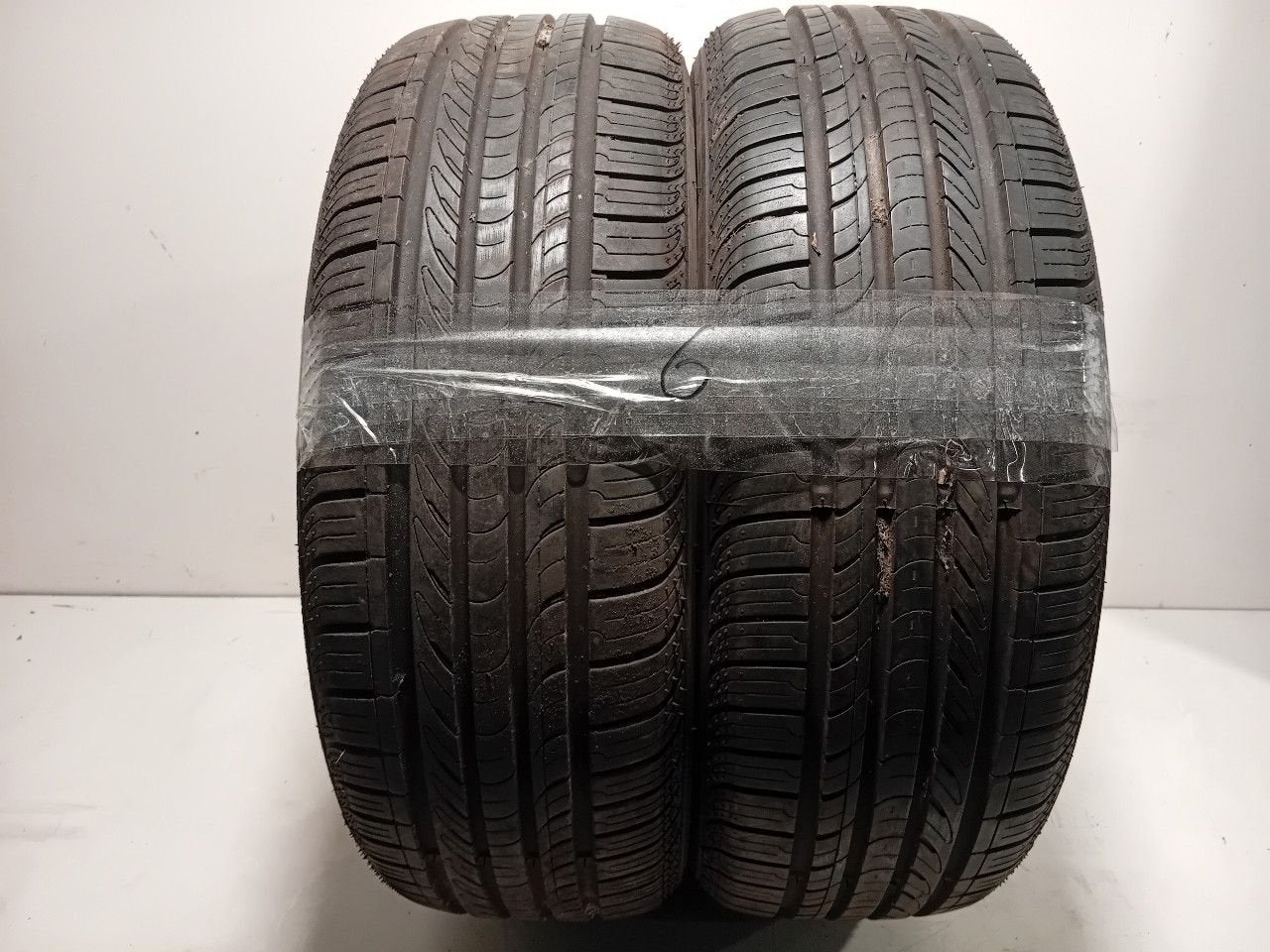 Bandenset 2 stuks Zomer 195 60 R15, Van der Ven Autorecycling B.V., Ettenseweg 76, 4706 PB Roosendaal, The Netherlands, Enlèvement ou Envoi